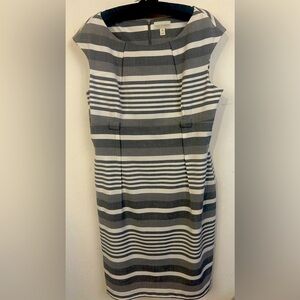 Dana Buchman Stripe Grey Sleeveless Sheath Dress Size 16, missing belt